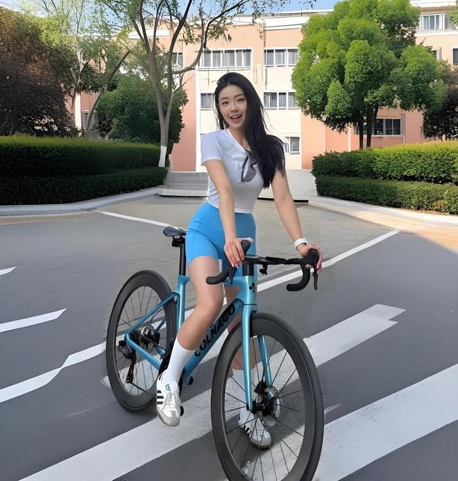 车怎么样属于什么档次闪电跟捷安特怎么选PG电子麻将胡了单车产业报告：崔克自行(图3)
